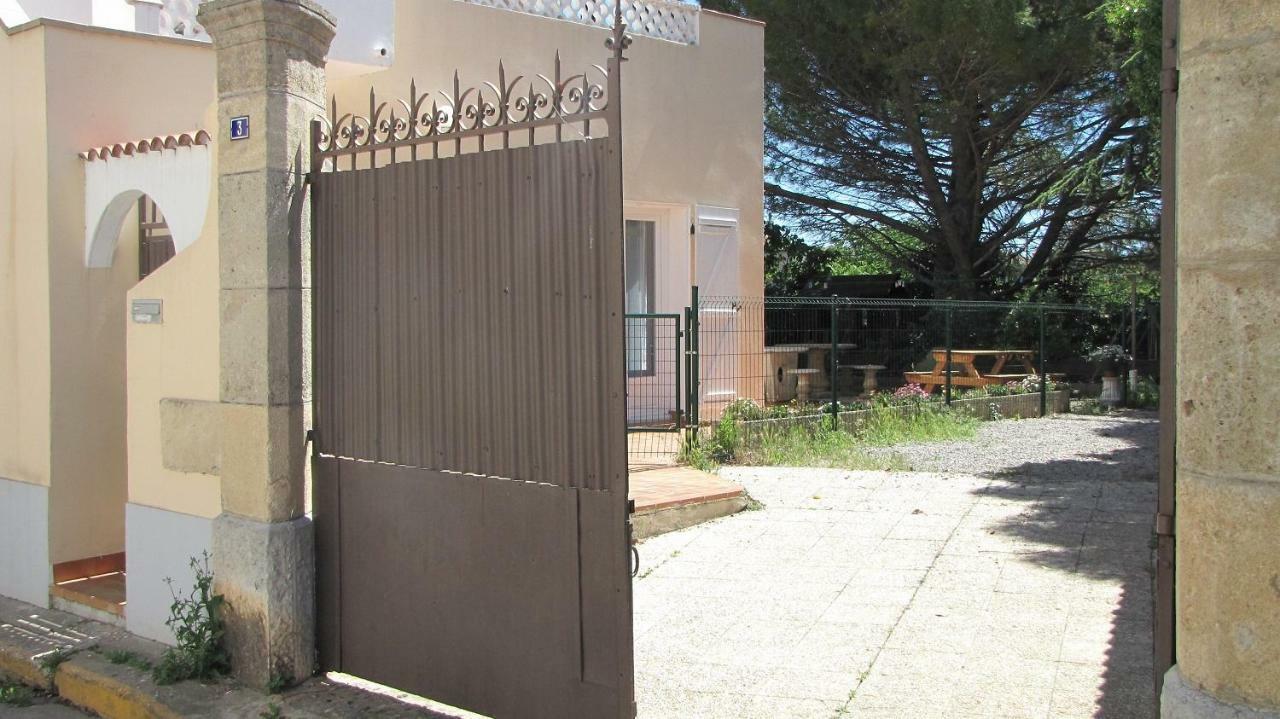 Location Saisonniere Apartment Coursan Exterior photo